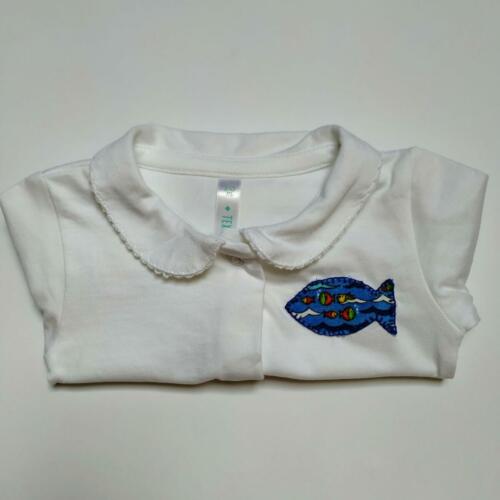 BODY BEBÉ PECES aplicado a mano.
