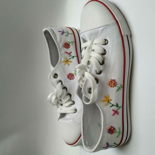 ZAPATILLAS BLANCAS bordadas a mano MOD. PRIMAVERA