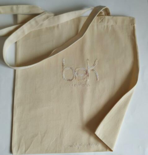BOLSA de Tela BEK bordada a mano.